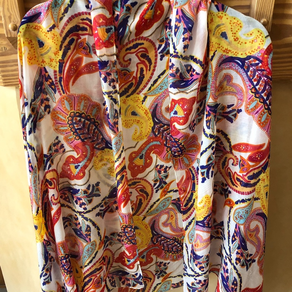 Marcus Adler Scarf - Picture 2 of 7
